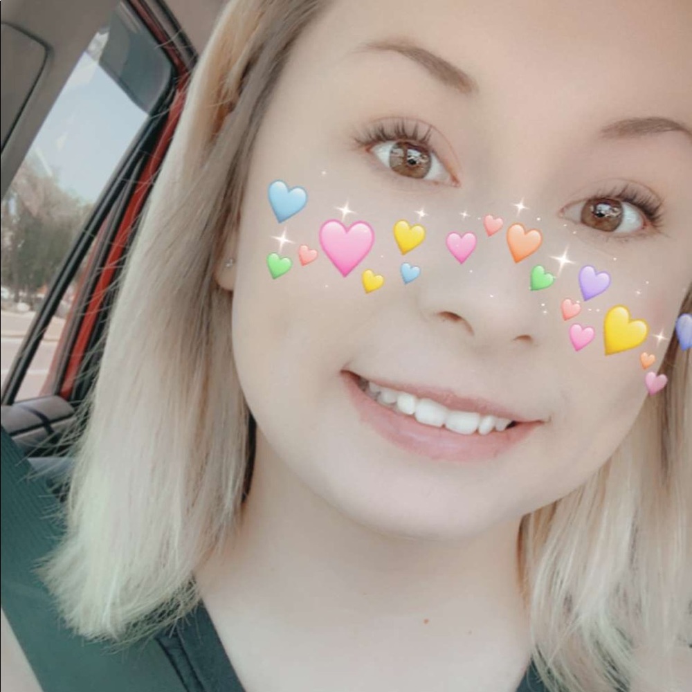 Meet your Posher, Brooke